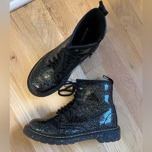 Dr. Martens Kid's Collection 1460 Lace Up Fashion Boot size 3